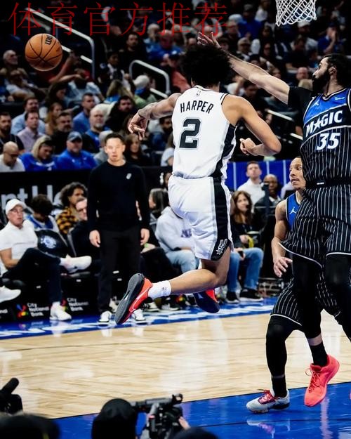 会师马刺！卡尔-安东尼-唐斯Ins晒个人赛场照庆祝晋级决赛